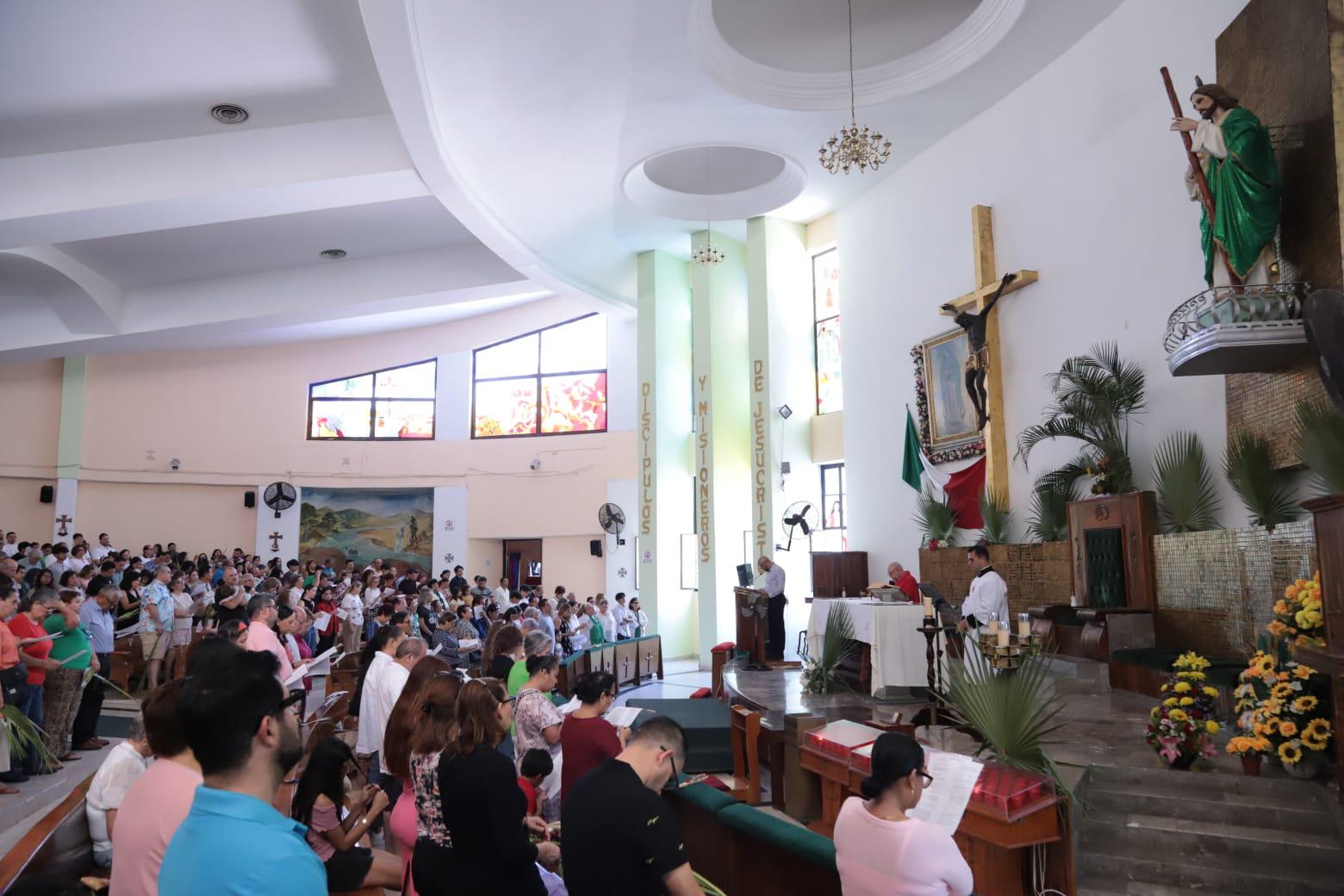 $!Celebra parroquia San Judas Tadeo el Domingo de Ramos con lectura de la ‘Pasión del Señor’