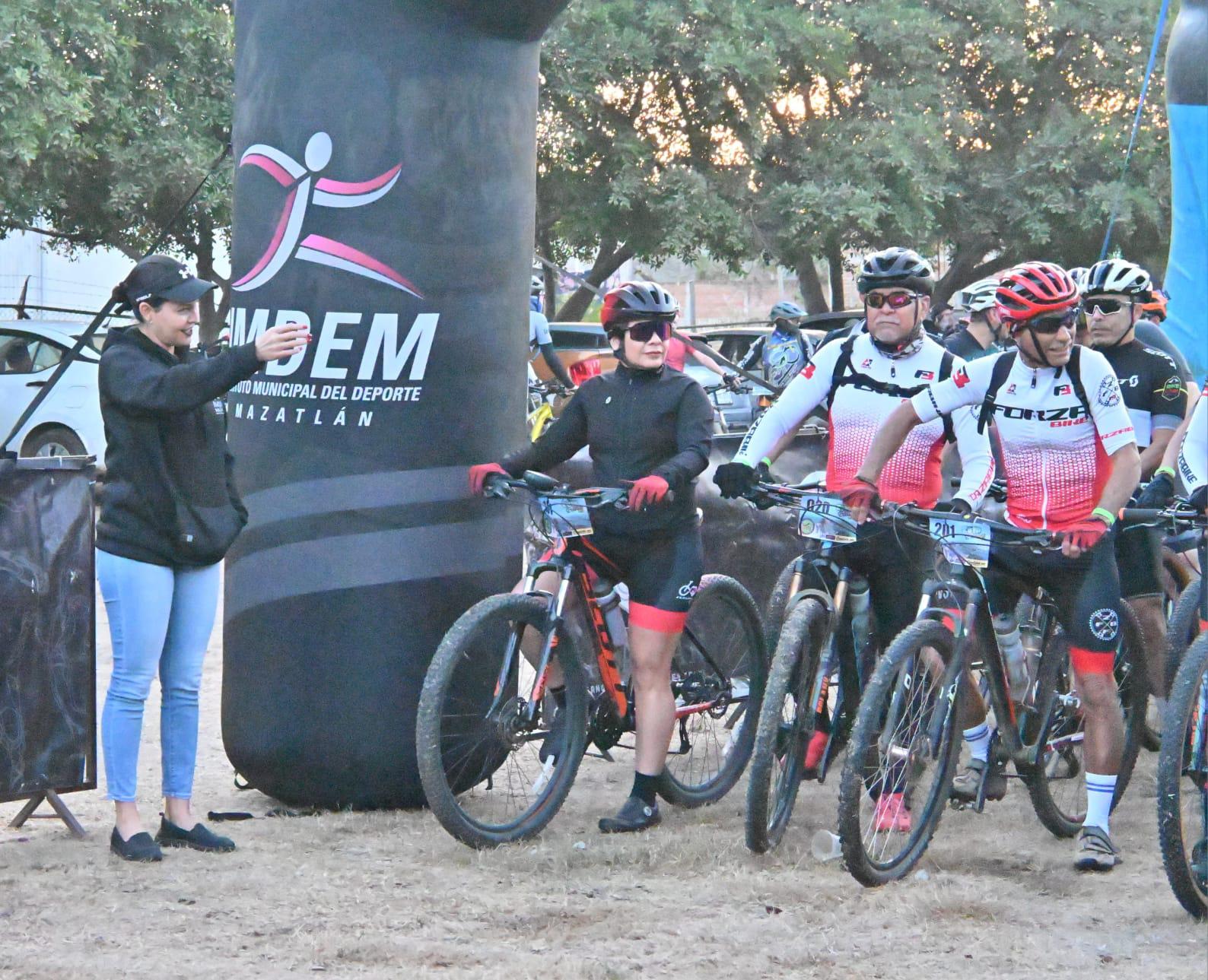 $!Toman más de 200 ciclistas el Cuarto Reto Polillas MTB Mazatlán