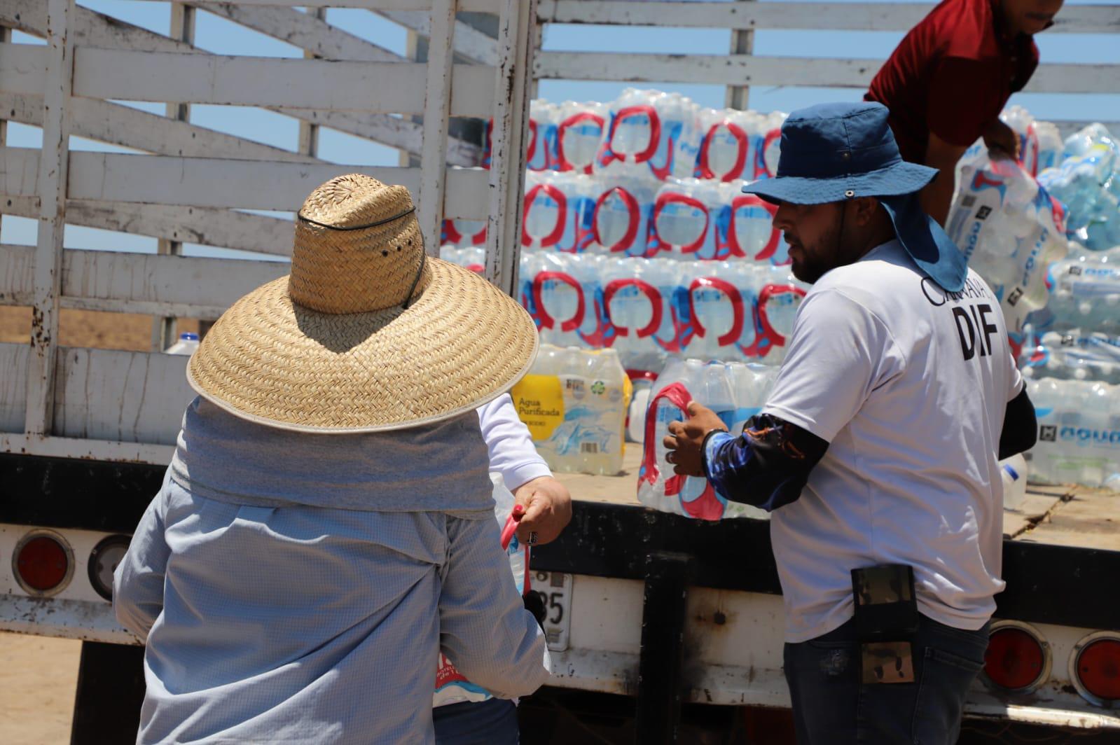 $!Sin declaratoria de emergencia por sequía en Sinaloa, familias de Mazatlán reciben dotación de agua