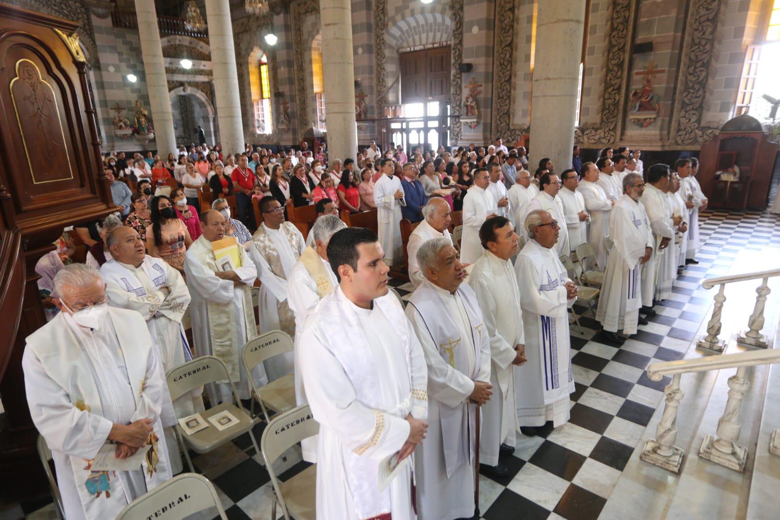 $!Sacerdotes del sur de Sinaloa renuevan su compromiso en Misa Crismal