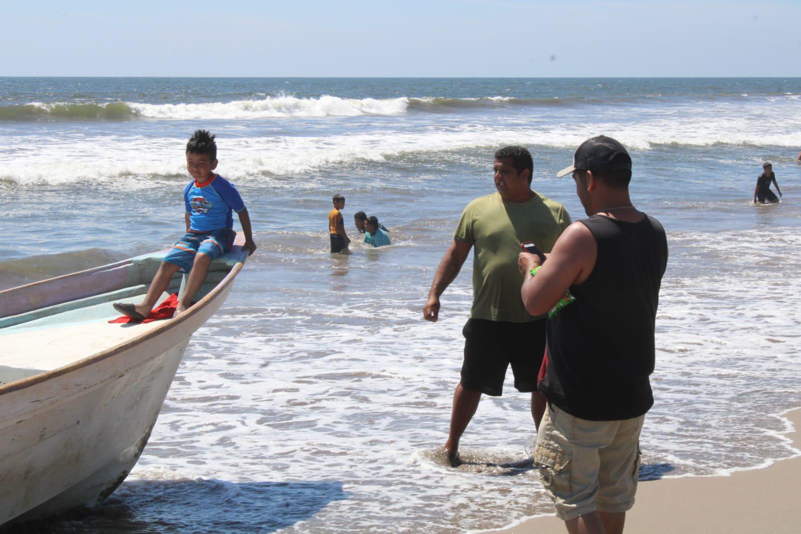 $!Reportan buena afluencia de visitantes a playas de Rosario