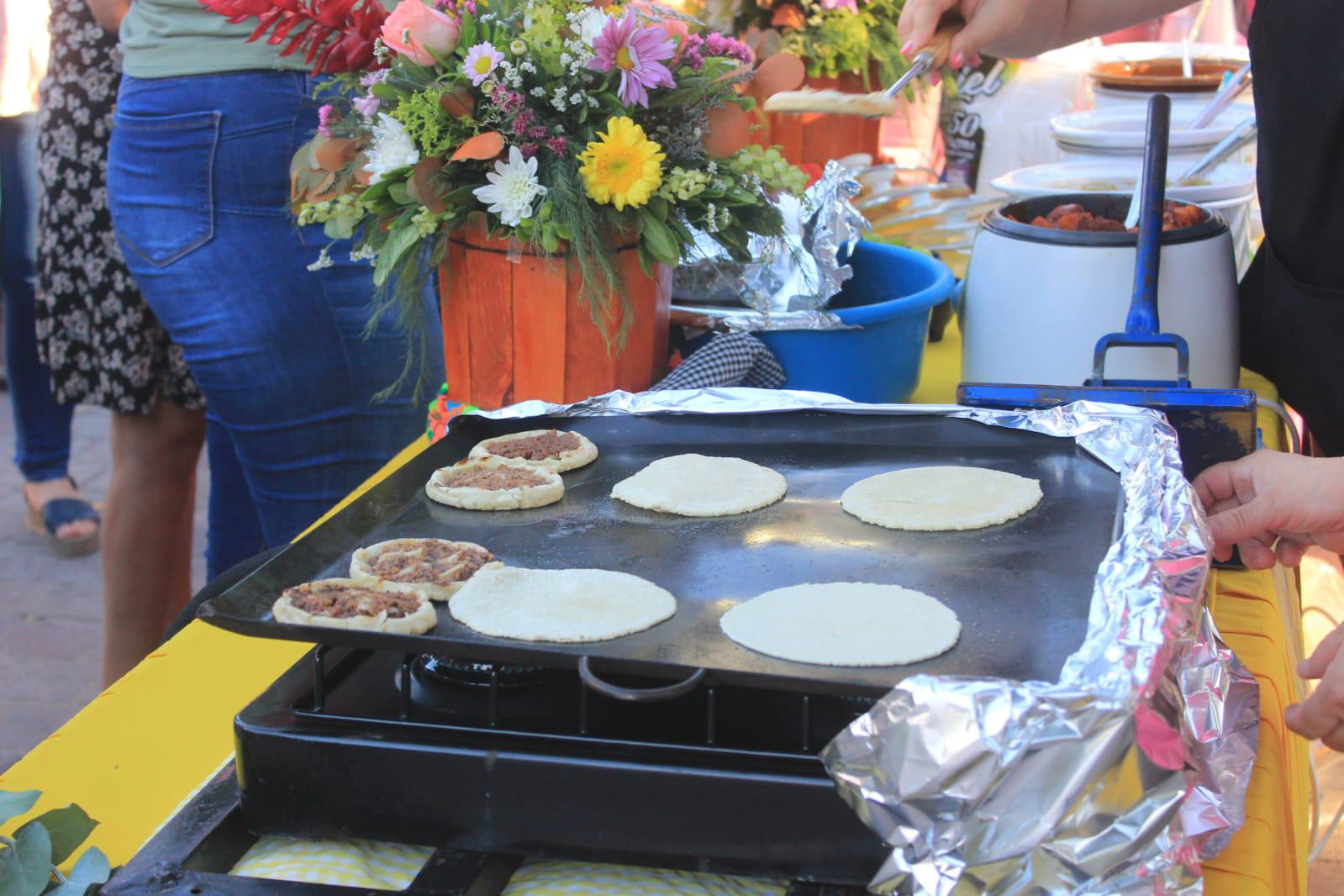 $!Una muestra gastronómica disfrutaron en el lugar.
