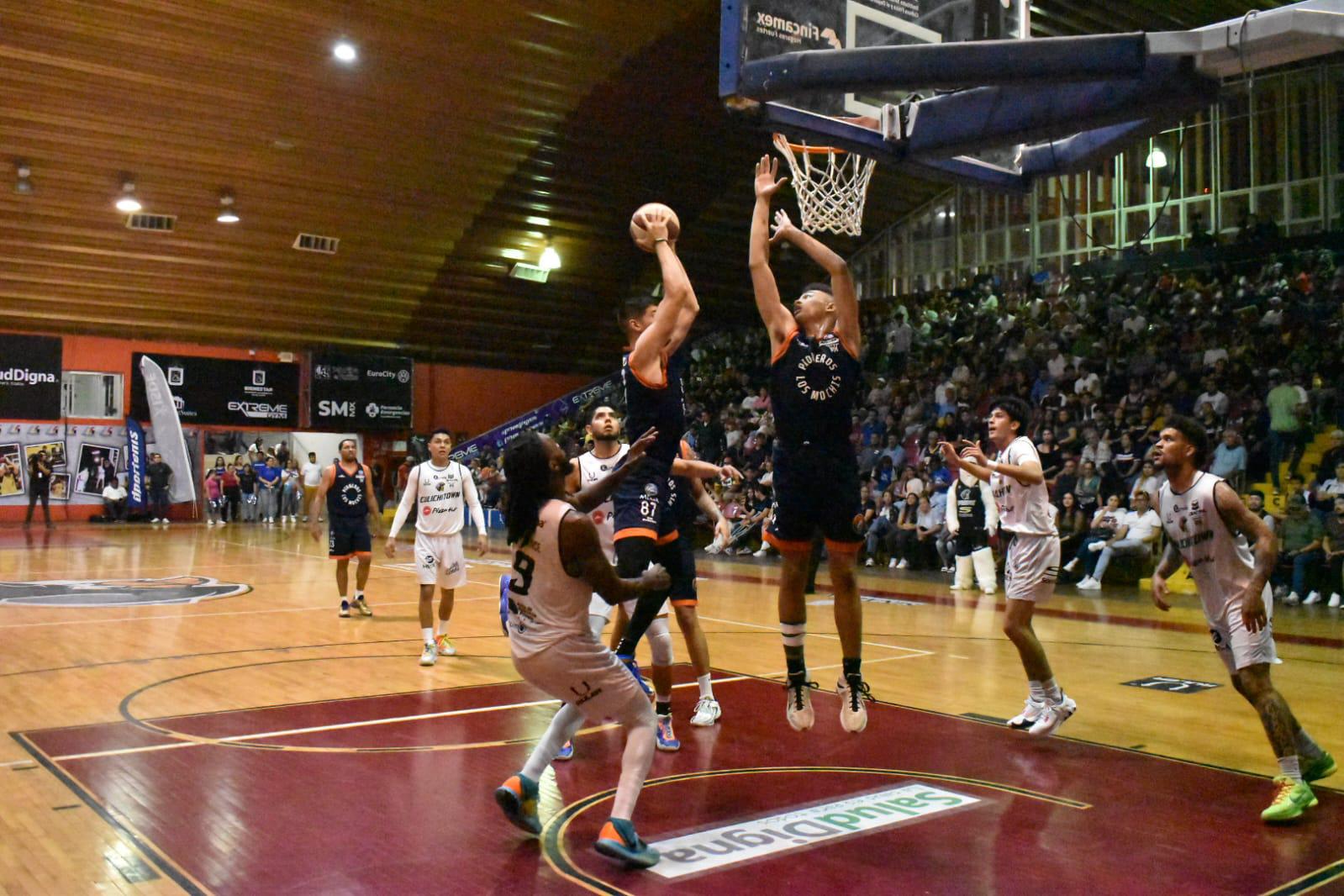 $!Caballeros de Culiacán pega primero en los playoffs
