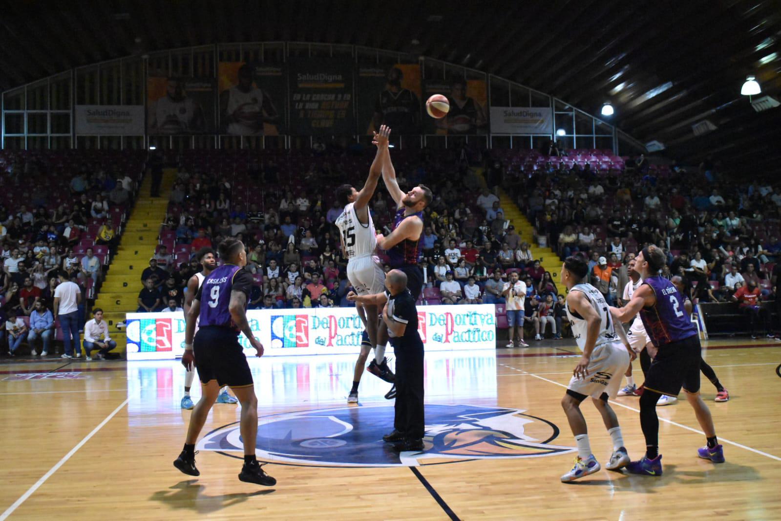 $!Venados Basketball rompe sequía de triunfos en Culiacán al doblegar a Caballeros