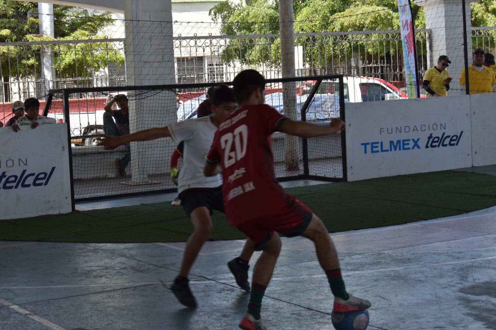 $!Fundación Telmex Telcel corona a los campeones De la Calle a la Cancha, en Navolato