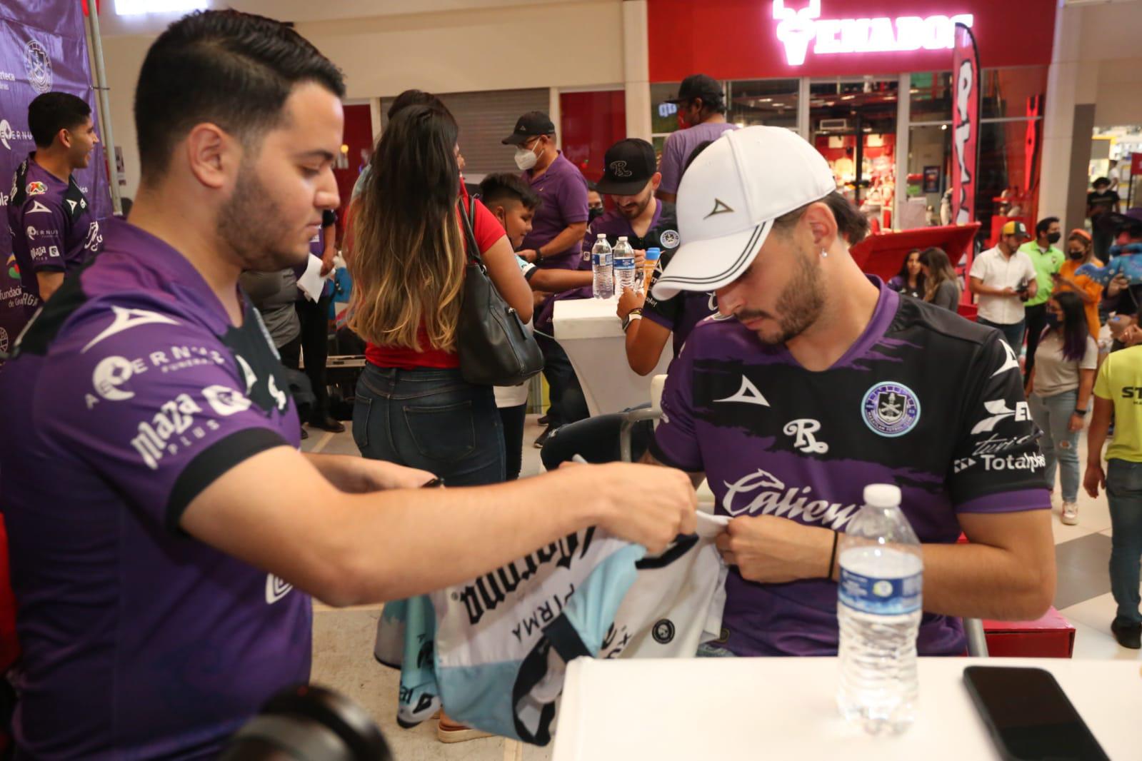 $!Futbolistas de Mazatlán FC comparten experiencia con afición