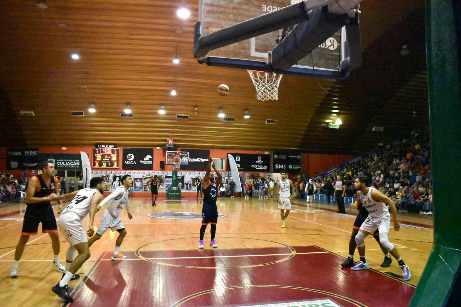 $!Caballeros de Culiacán pega primero en los playoffs