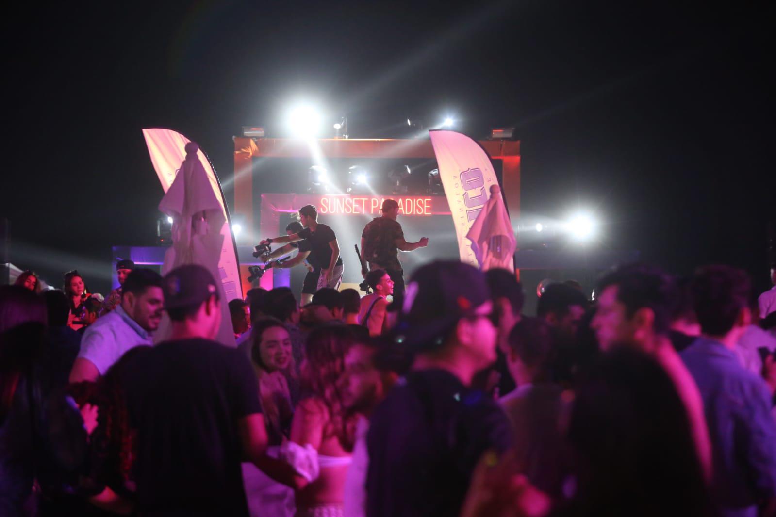 $!Disfrutan música y playa en el Sunset Paradise 2022