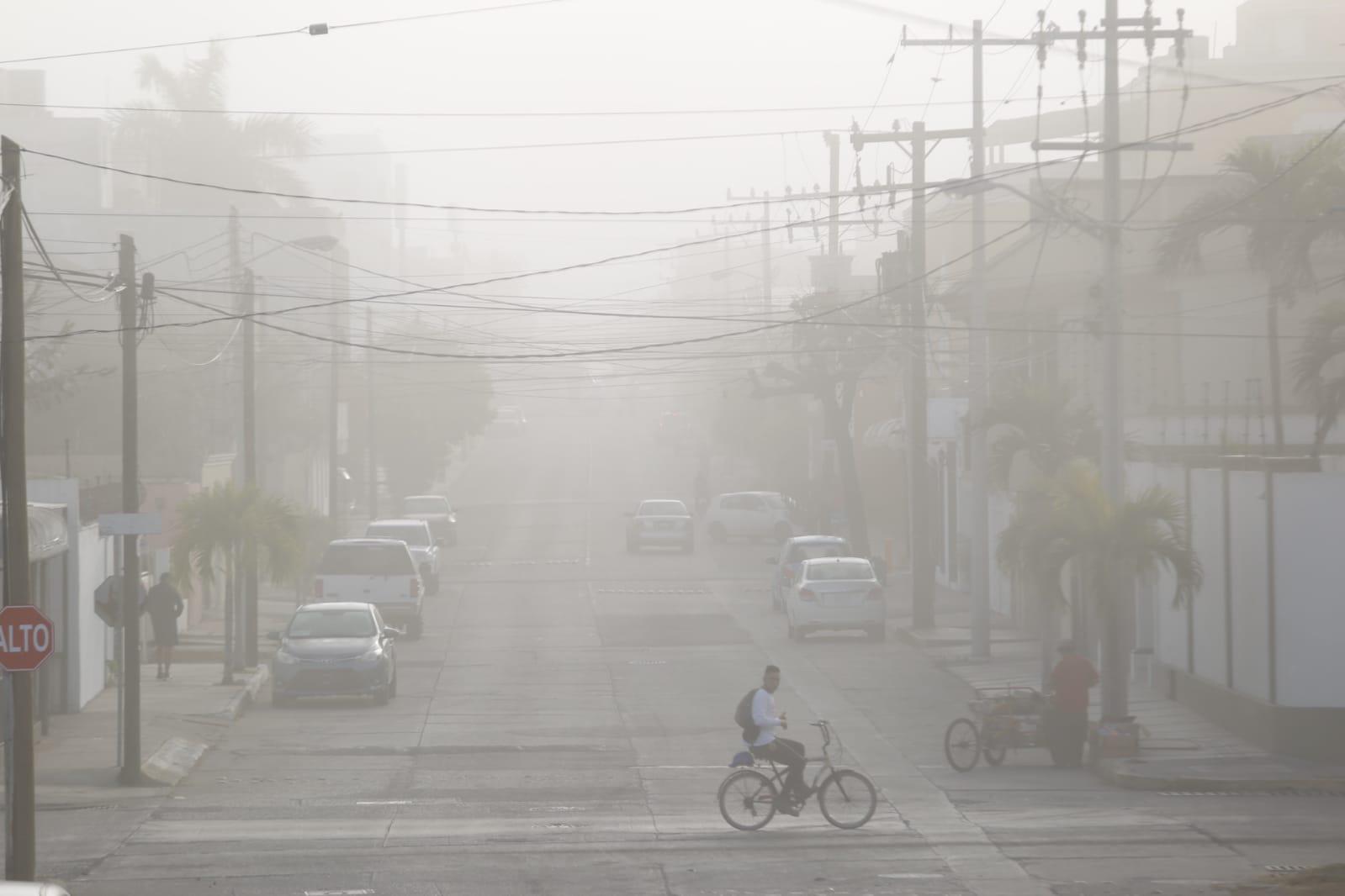 $!La neblina ‘esconde’ a Mazatlán