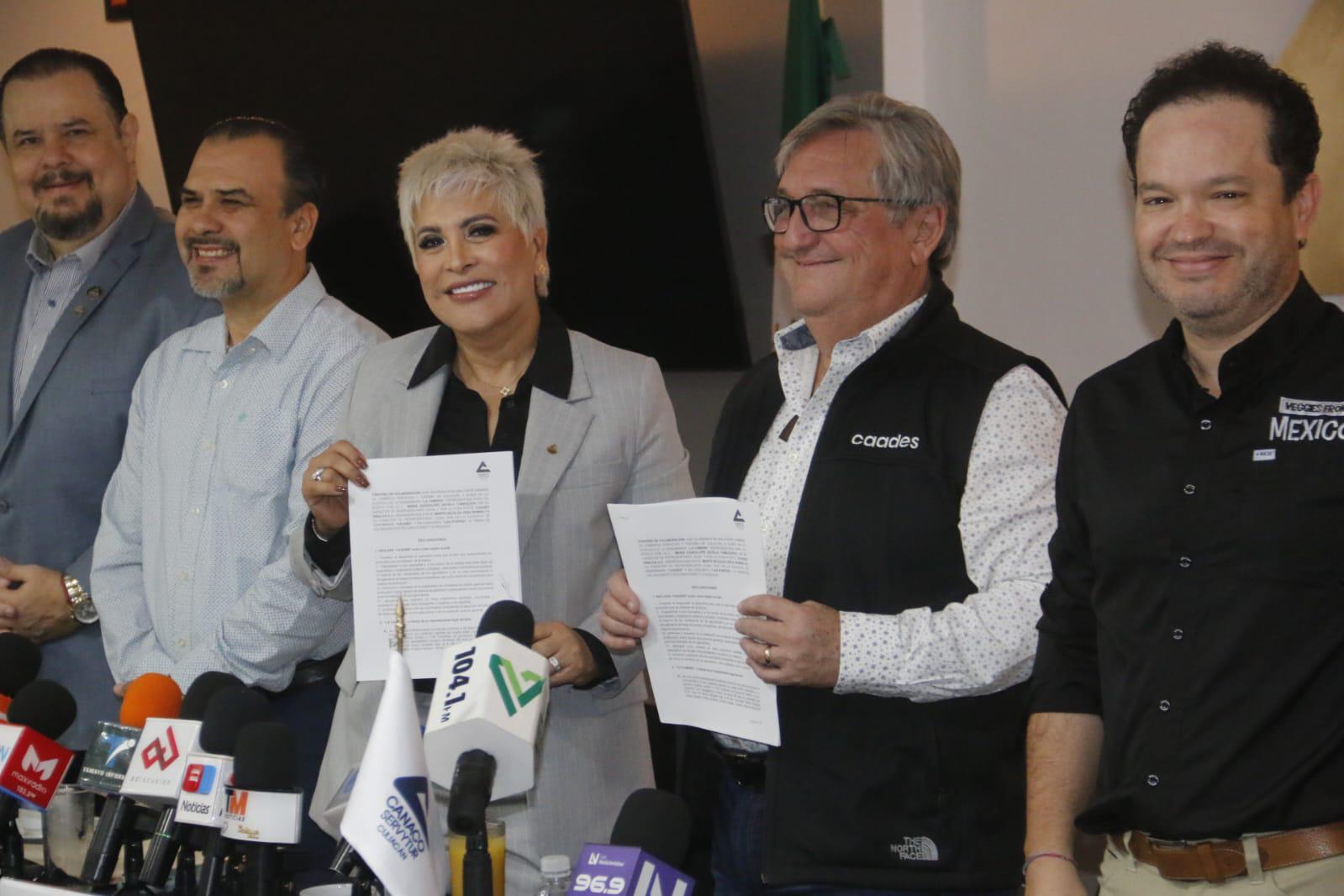 $!Firman Canaco y Caades convenio de colaboración rumbo a la Expo Agro Sinaloa 2025