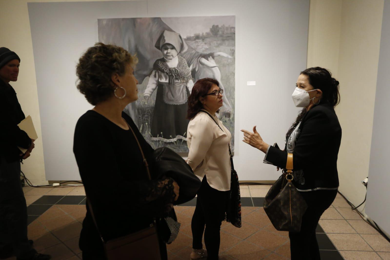 $!Plasma el español Gabriel Miranda la cultura gallega en su exposición ‘1900 Grises’