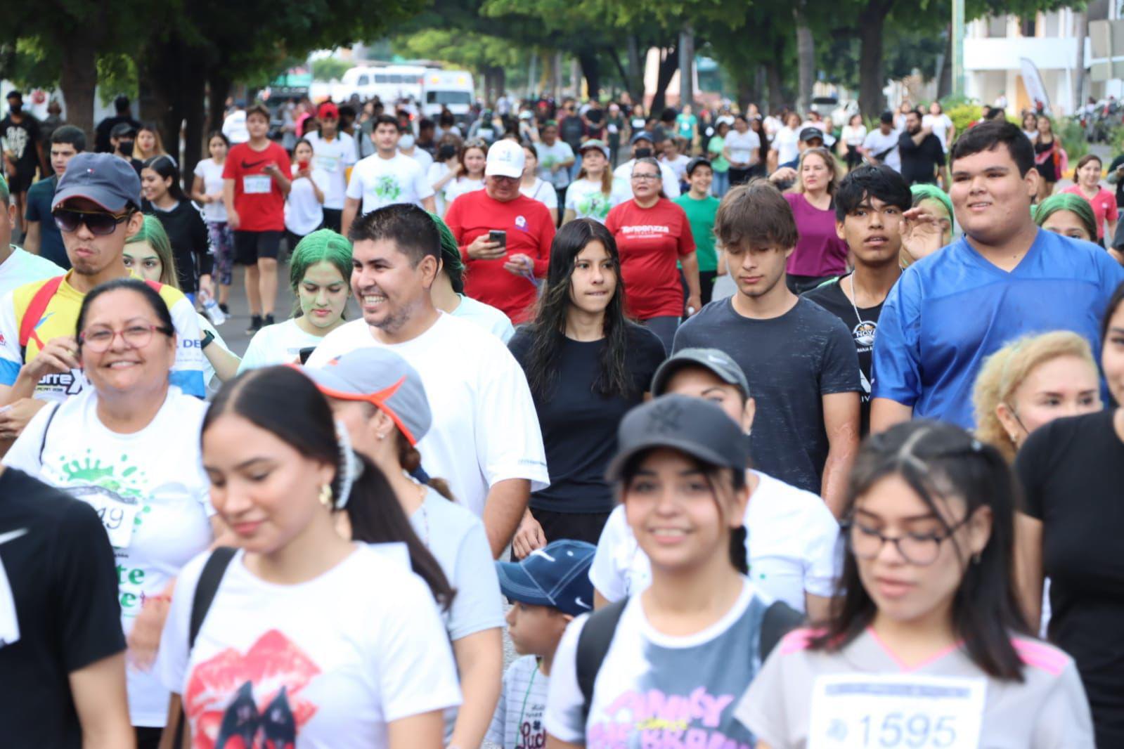 $!Carrera Píntate de Verde reúne a cerca de 20 mil personas en Sinaloa
