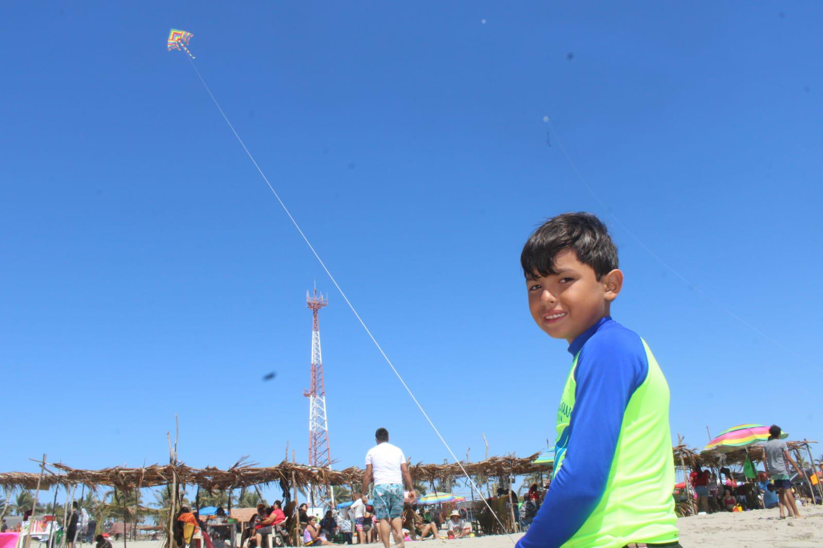 $!Reportan buena afluencia de visitantes a playas de Rosario