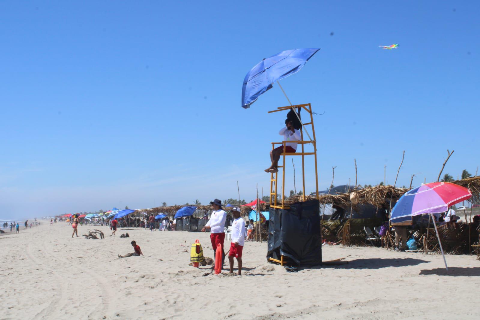 $!Reportan buena afluencia de visitantes a playas de Rosario