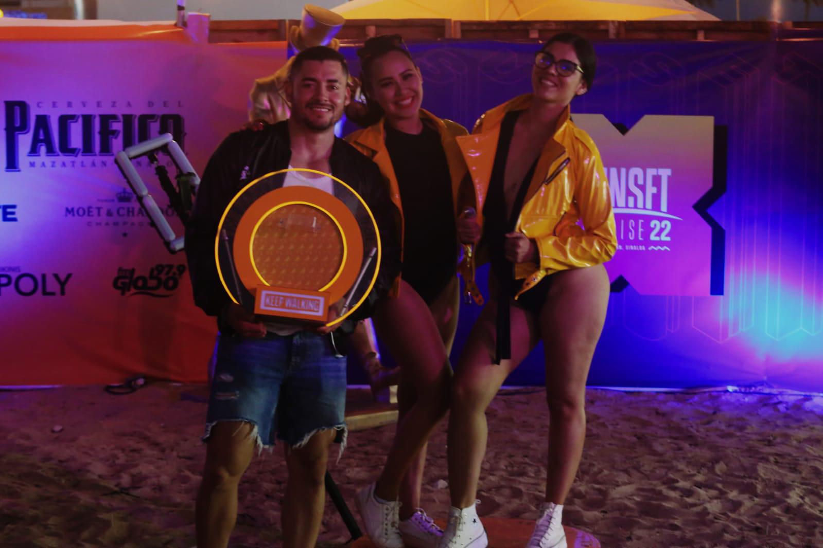 $!Denisse Infante, Amanda Llamas con Teo Ontiveros.