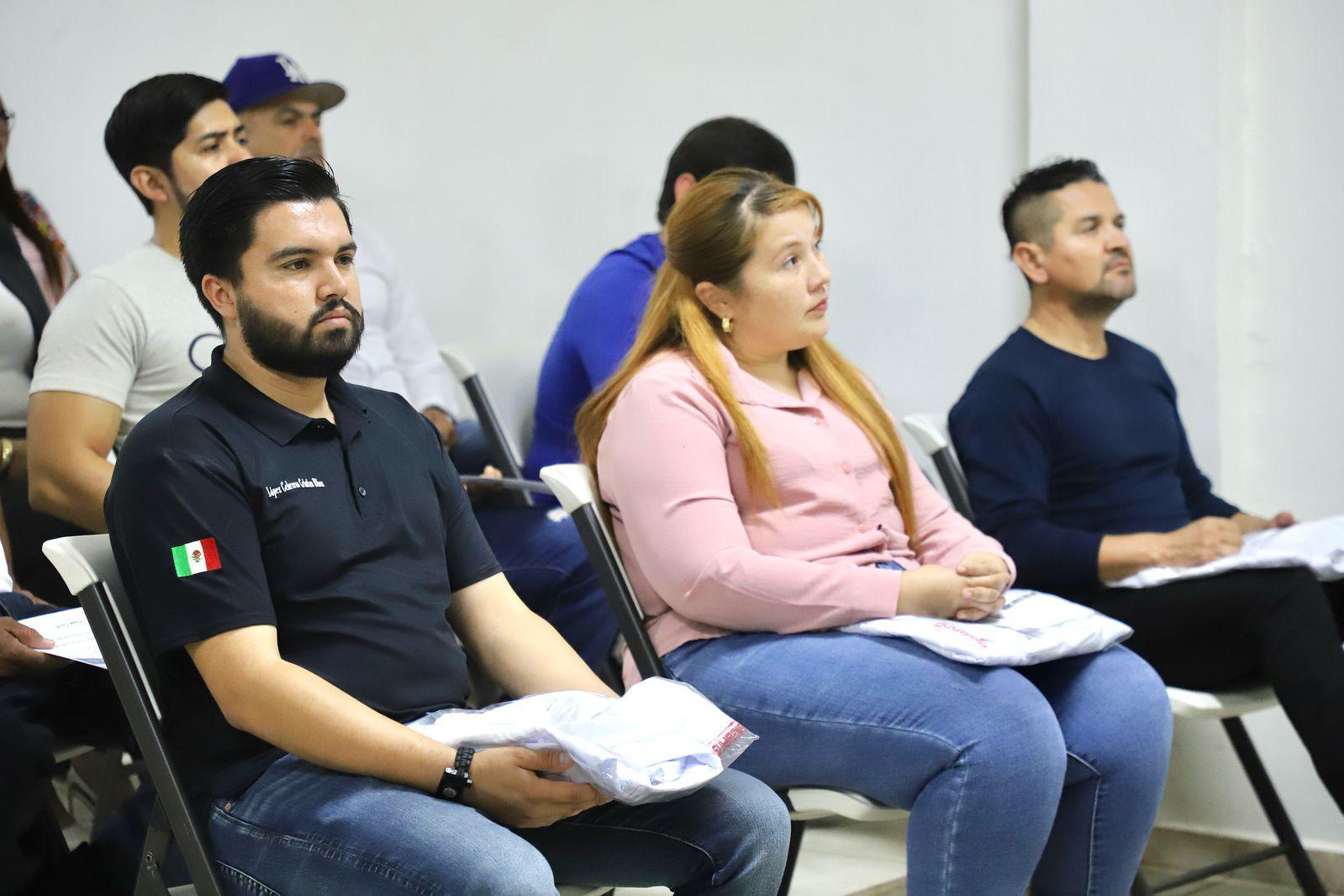 $!Entregan uniformes a policías y tránsitos de Elota