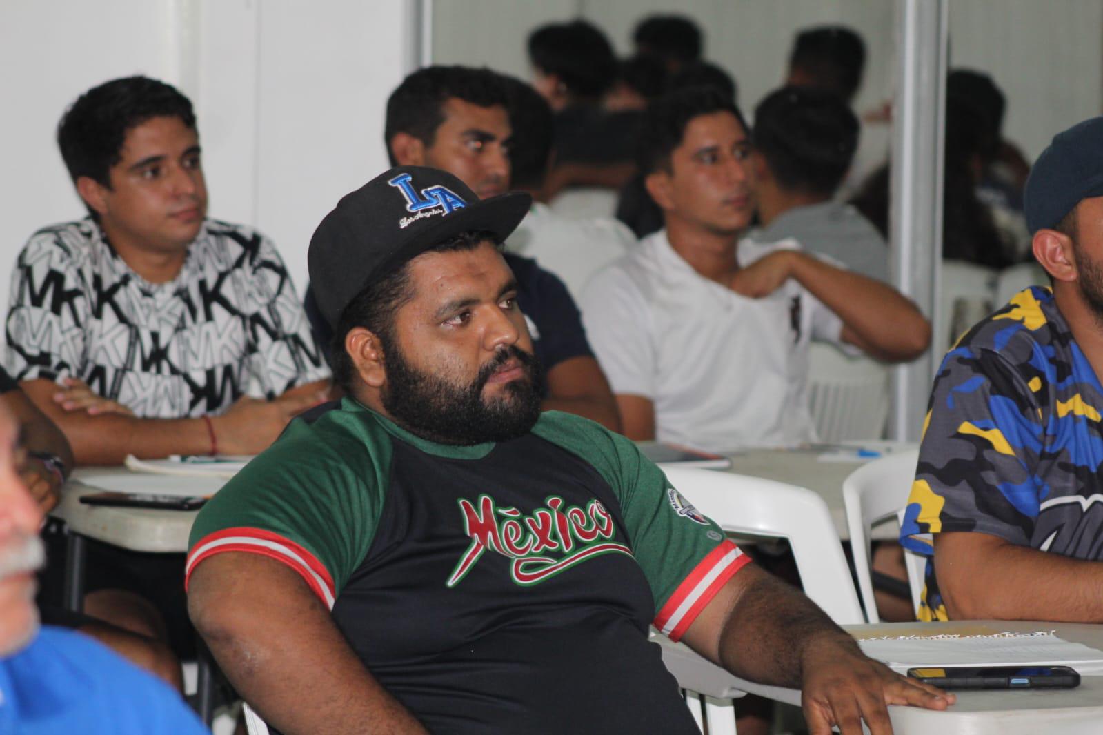 $!Cupo lleno, en el Curso para Entrenadores del Imdem