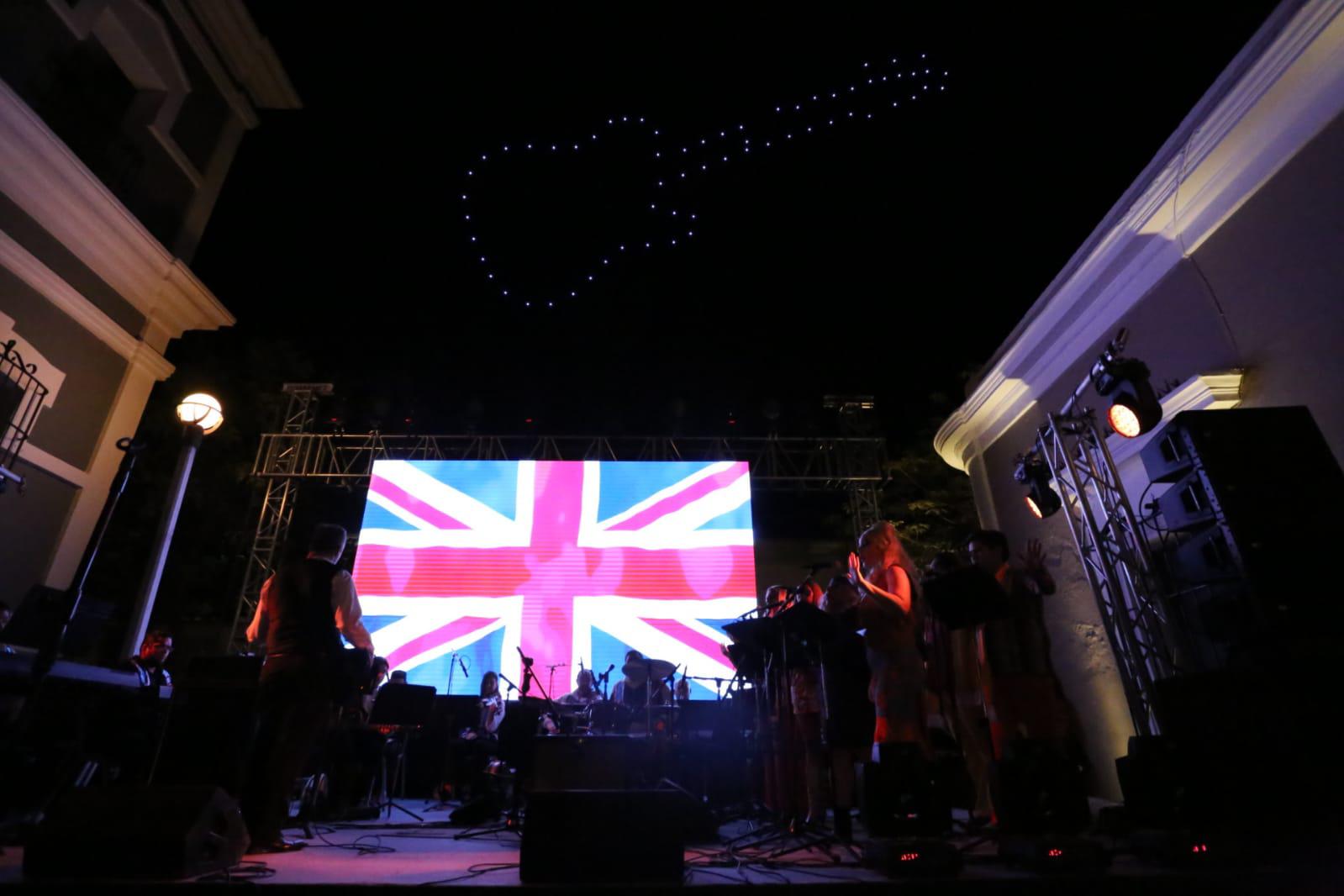$!Mazatlán rinde homenaje a The Beatles con estatuas del cuarteto y el callejón Liverpool