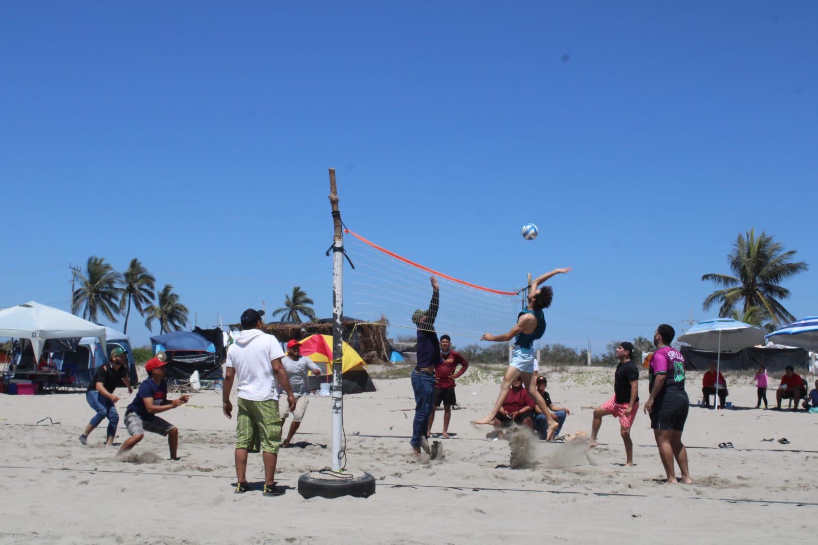 $!Reportan buena afluencia de visitantes a playas de Rosario