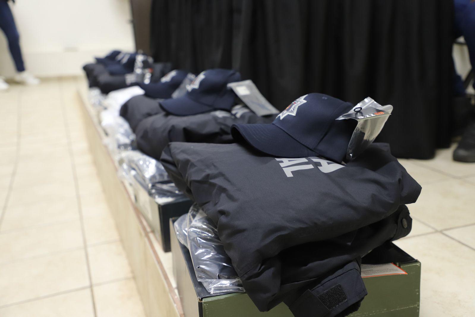 $!Entregan uniformes a policías y tránsitos de Elota