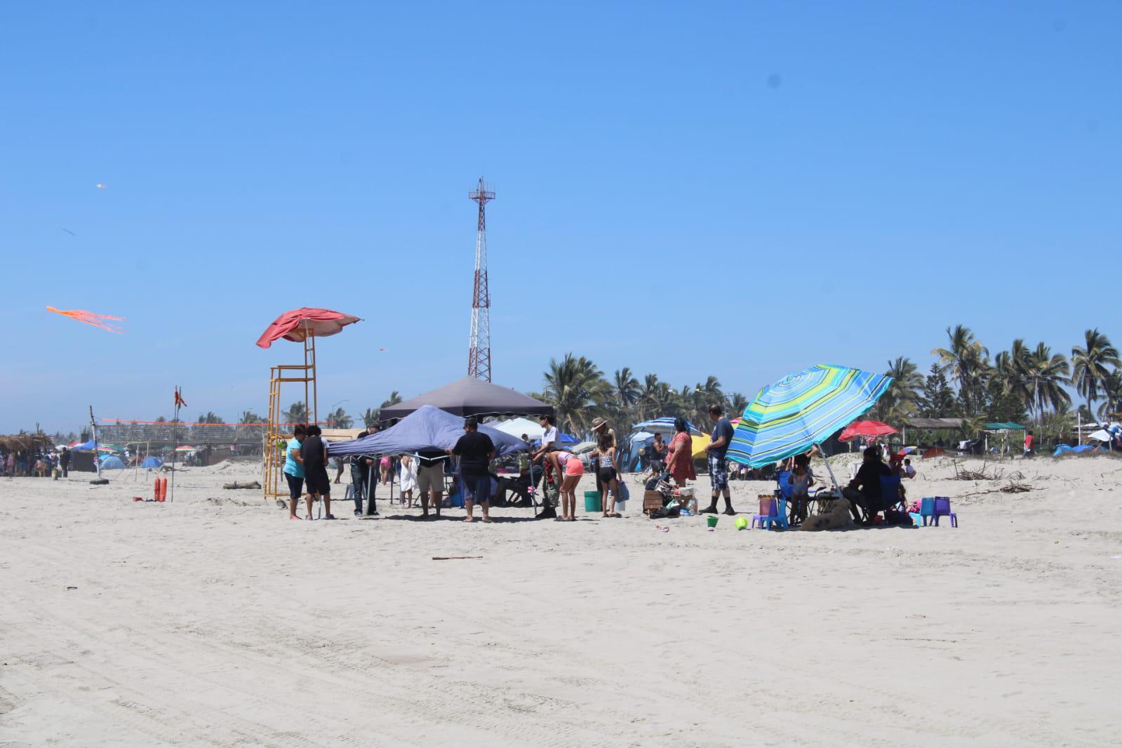 $!Reportan buena afluencia de visitantes a playas de Rosario