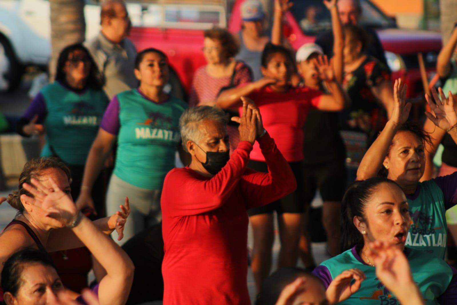 $!Los Chicos de Arranque ponen a bailar a Mazatlán con su masterclass