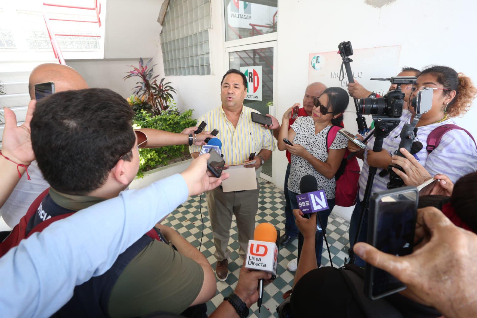 $!Fernando Pucheta presenta su renuncia al PRI