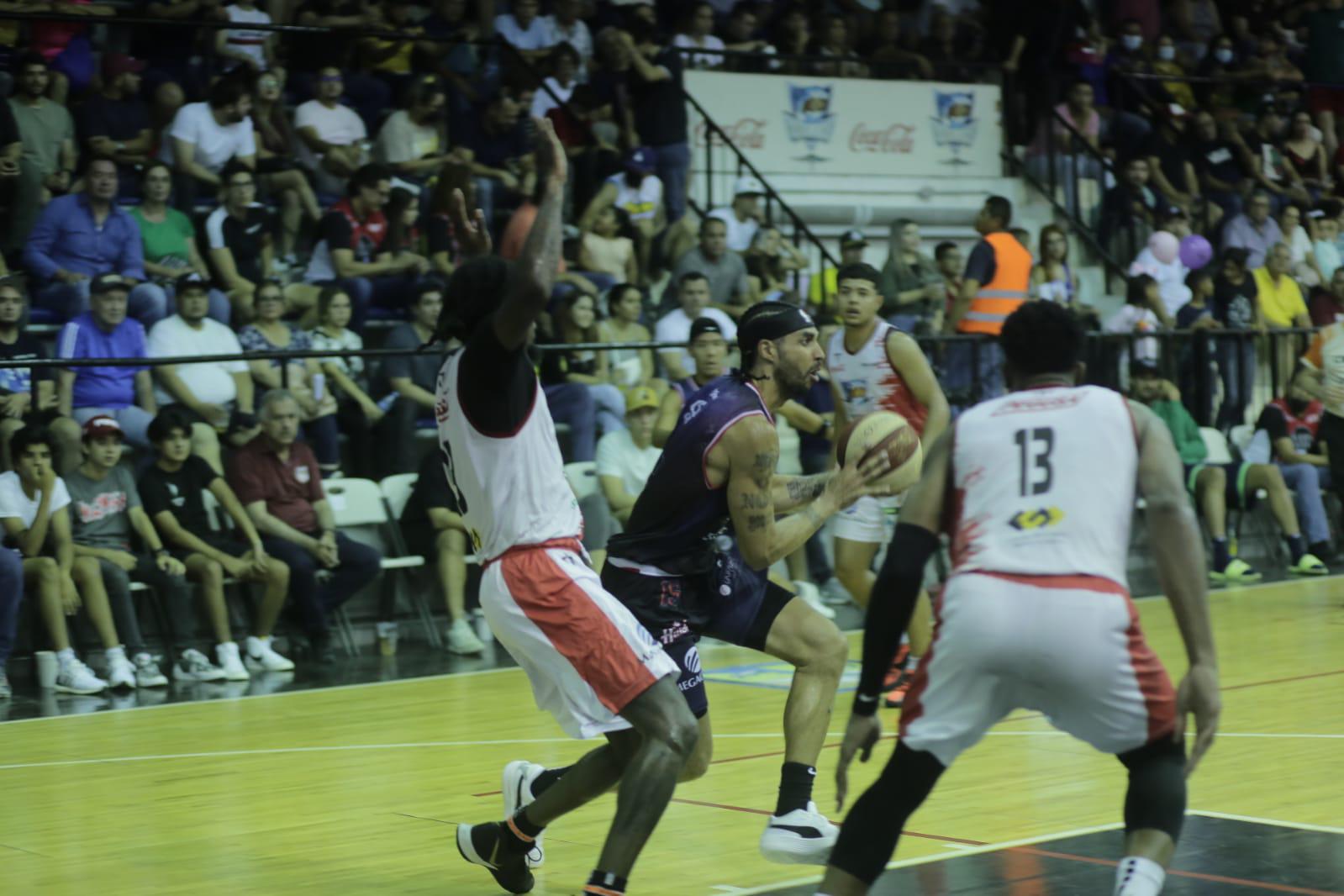 $!Venados y Ostioneros continúan este sábado su serie de playoffs en el Lobo Dome