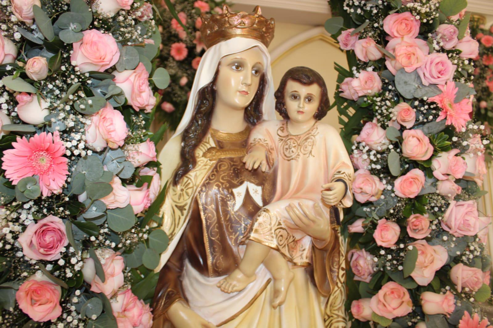 $!Felícitas, en su lucha contra el cáncer, ofrenda su gratitud con Mañanitas a la Virgen del Carmen