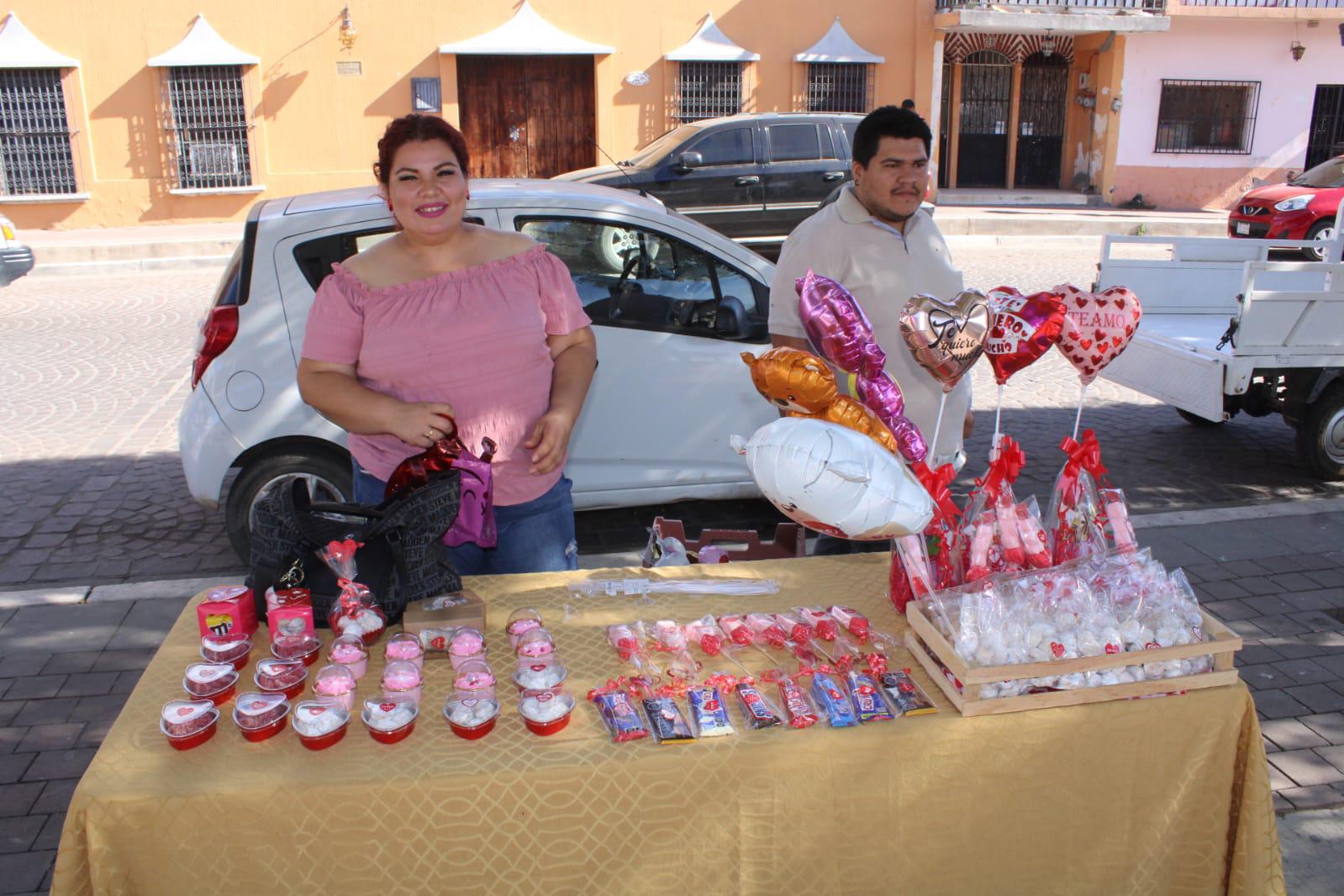 $!Convierten la plazuela Gabriel Leyva de El Rosario en sede de la celebración de San Valentín