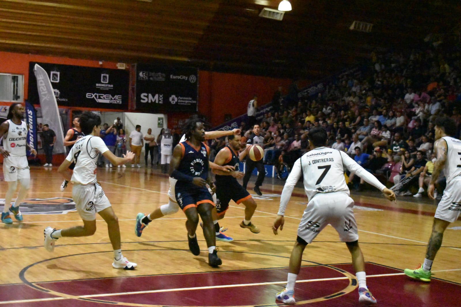 $!Caballeros de Culiacán pega primero en los playoffs
