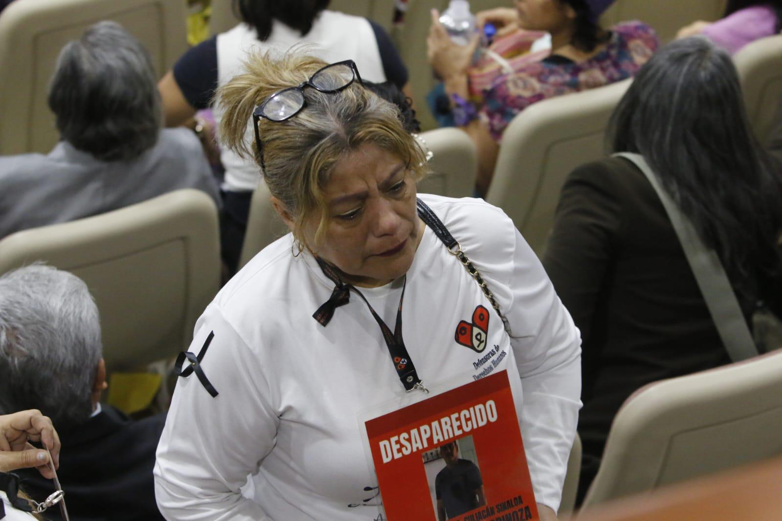 $!Distinguen a María Isabel Cruz por su lucha en la búsqueda de desaparecidos con premio Norma Corona Sapién