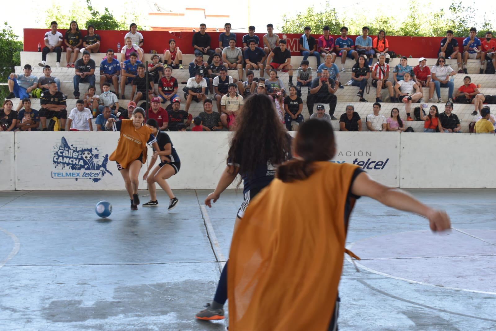 $!Fundación Telmex Telcel corona a los campeones De la Calle a la Cancha, en Navolato