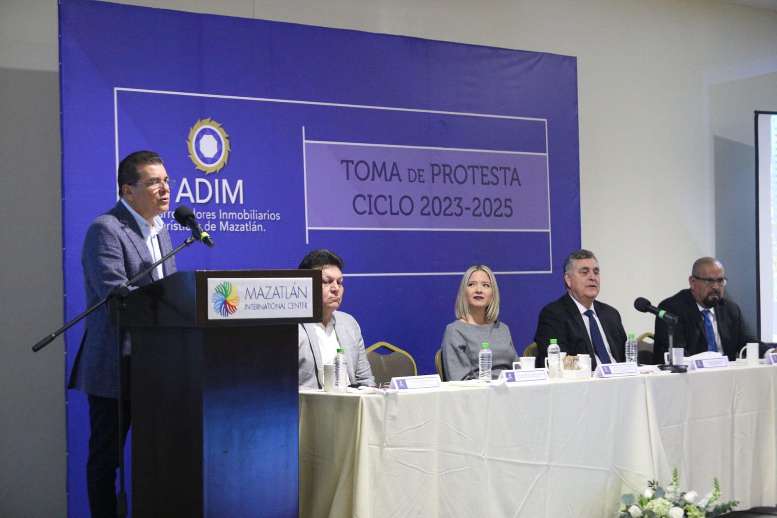 $!Rinde protesta nueva mesa directiva de ADIM en Mazatlán