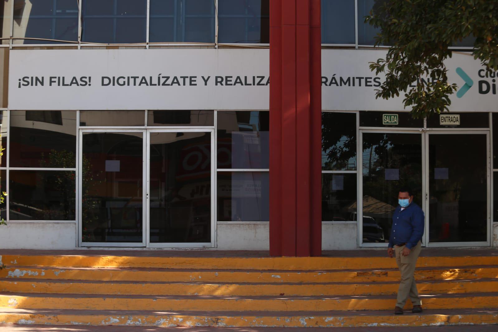 $!Cierran plazas comerciales y locales ante hechos violentos en Mazatlán