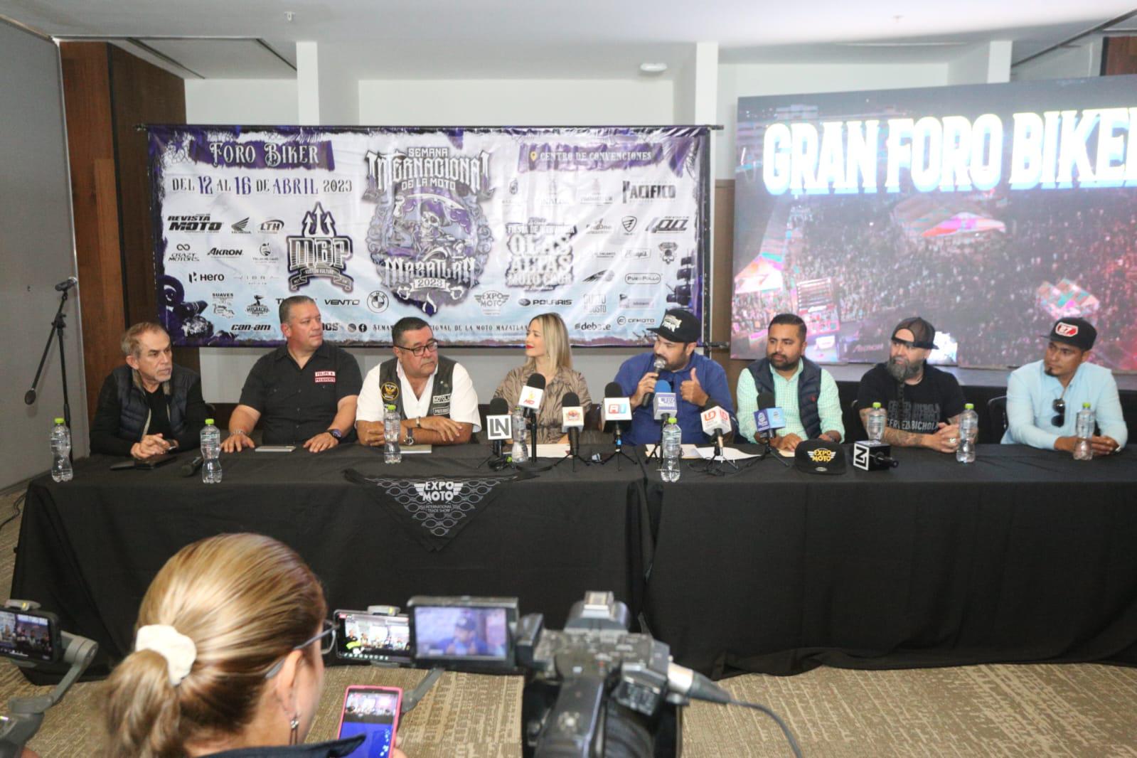 $!Santa Fe Klan y la Sonora Dinamita en la Semana Internacional de la Moto Mazatlán 2023