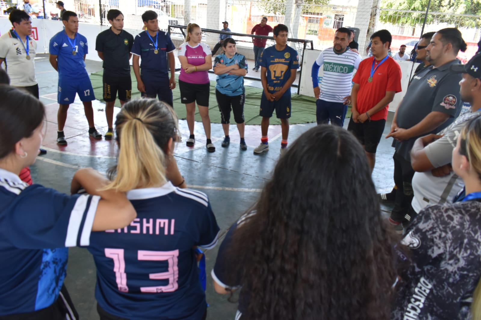 $!Fundación Telmex Telcel corona a los campeones De la Calle a la Cancha, en Navolato