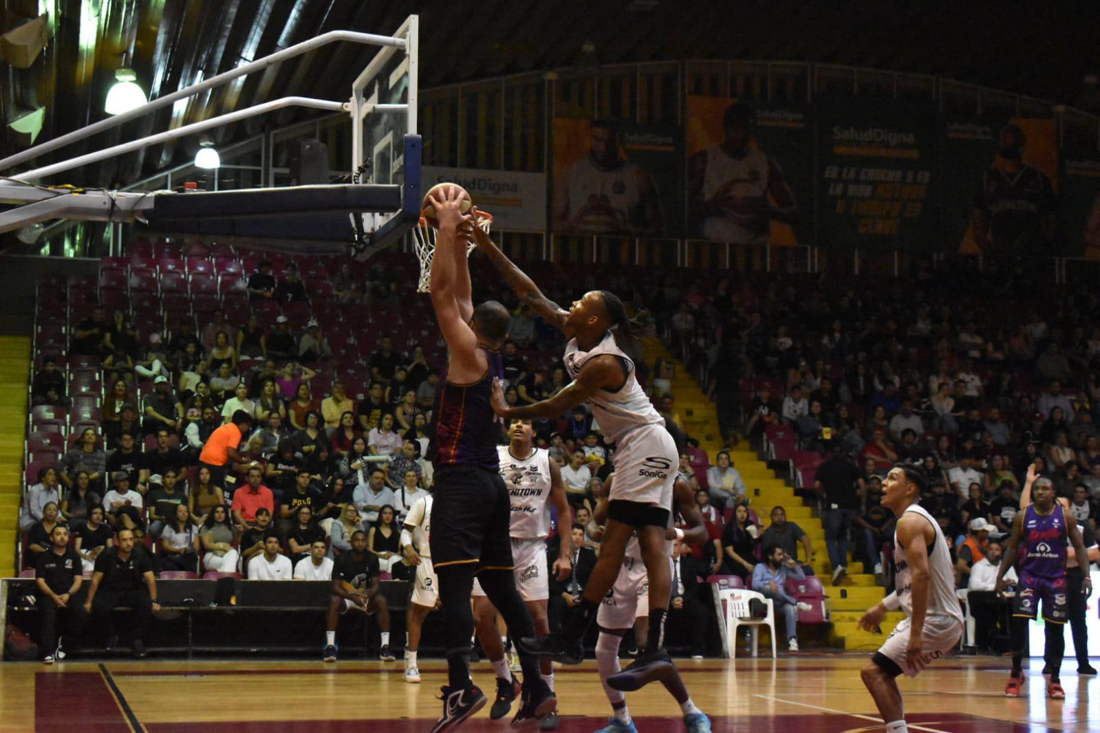 $!Venados Basketball rompe sequía de triunfos en Culiacán al doblegar a Caballeros