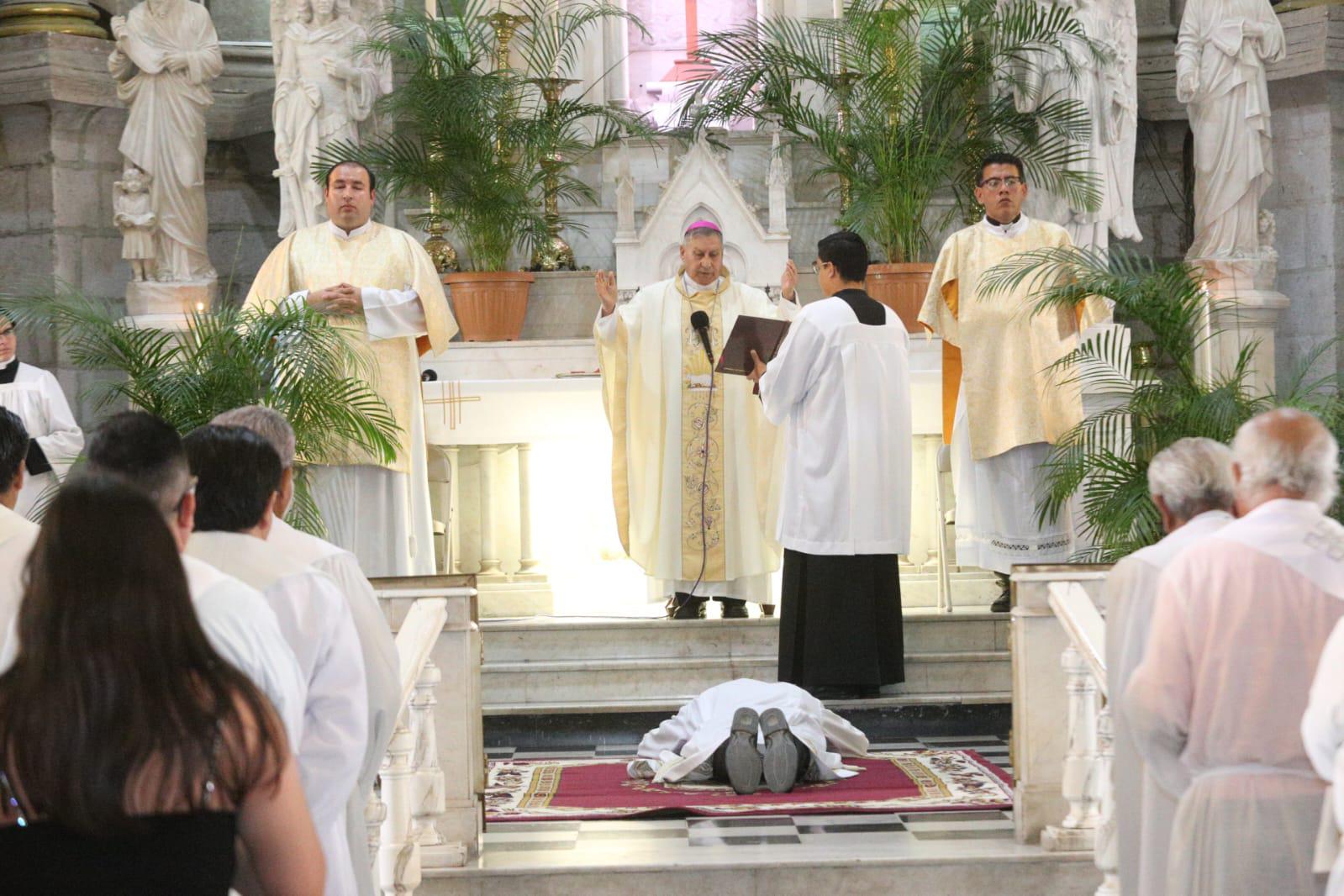 $!Sacerdotes del sur de Sinaloa renuevan su compromiso en Misa Crismal