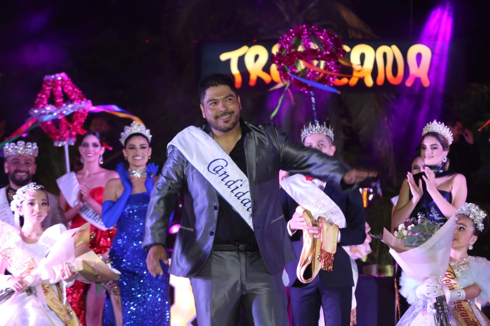 $!Obed Ibarra al momento de ser nombrado Rey del Carnaval