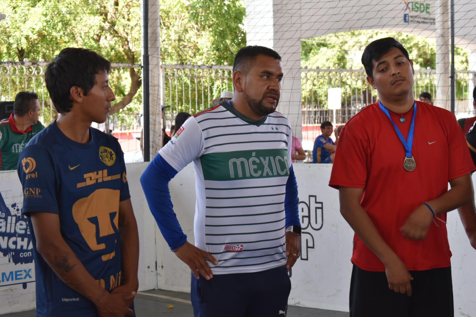 $!Fundación Telmex Telcel corona a los campeones De la Calle a la Cancha, en Navolato