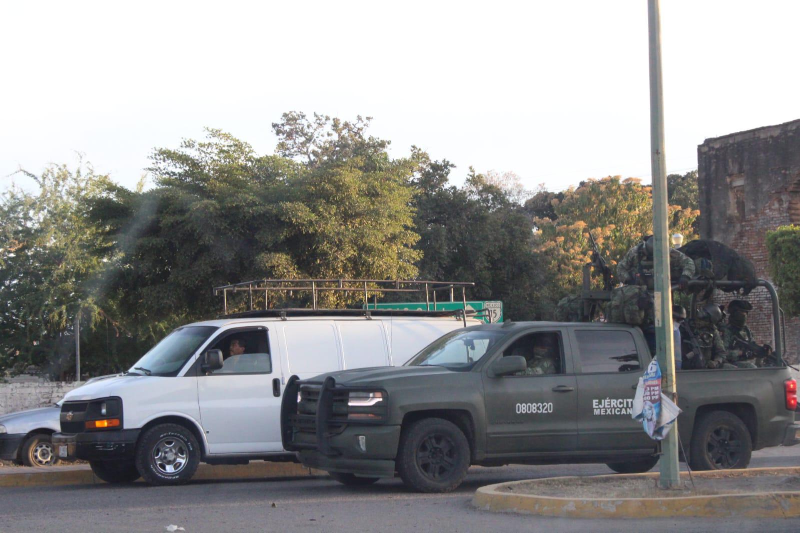 $!Se moviliza convoy tras reporte de enfrentamiento en la zona serrana de Rosario