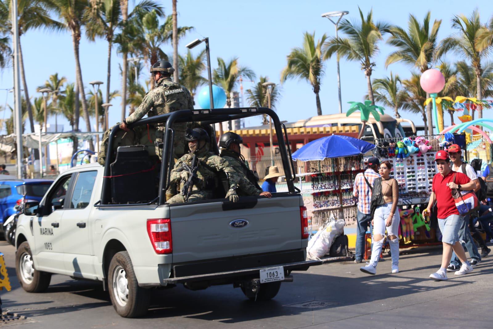 $!Desfile del Carnaval de Mazatlán atrae a miles al malecón