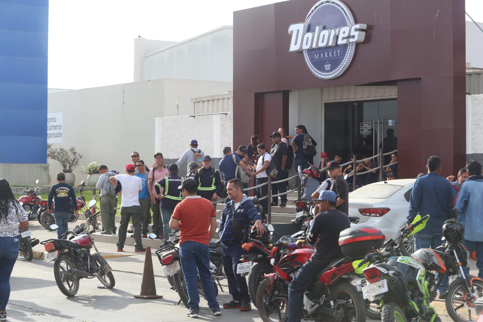 $!Protestan por utilidades trabajadores de atunera
