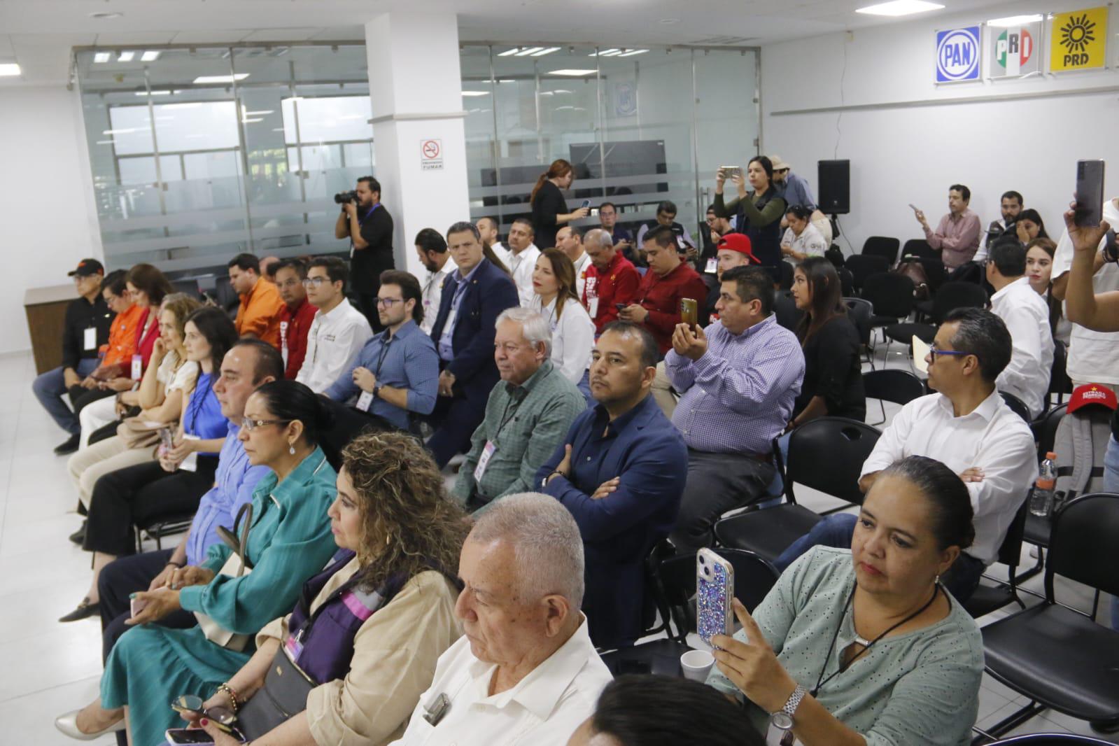 $!Participan tres de los cinco partidos por el Senado de la República en segundo debate