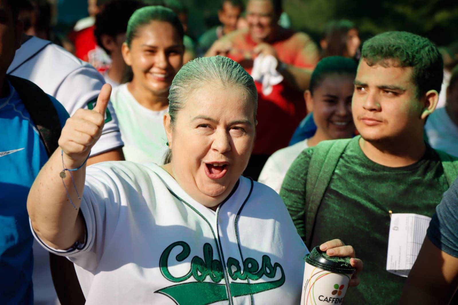 $!Diez mil personas se pintan de verde en carrera del Cobaes