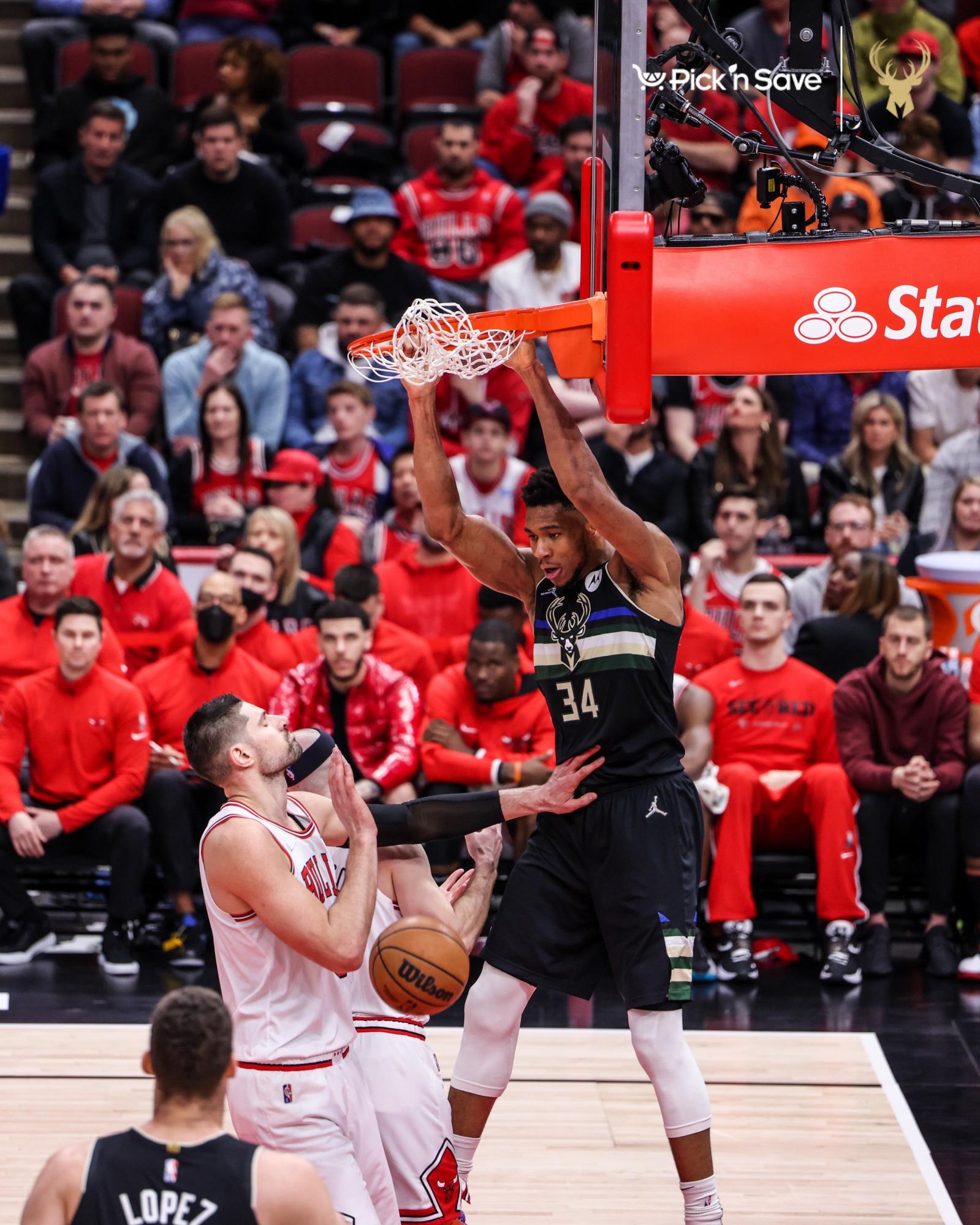 $!Milwaukee Bucks destroza a Chicago Bulls sin contemplaciones para el 2-1 en la eliminatoria