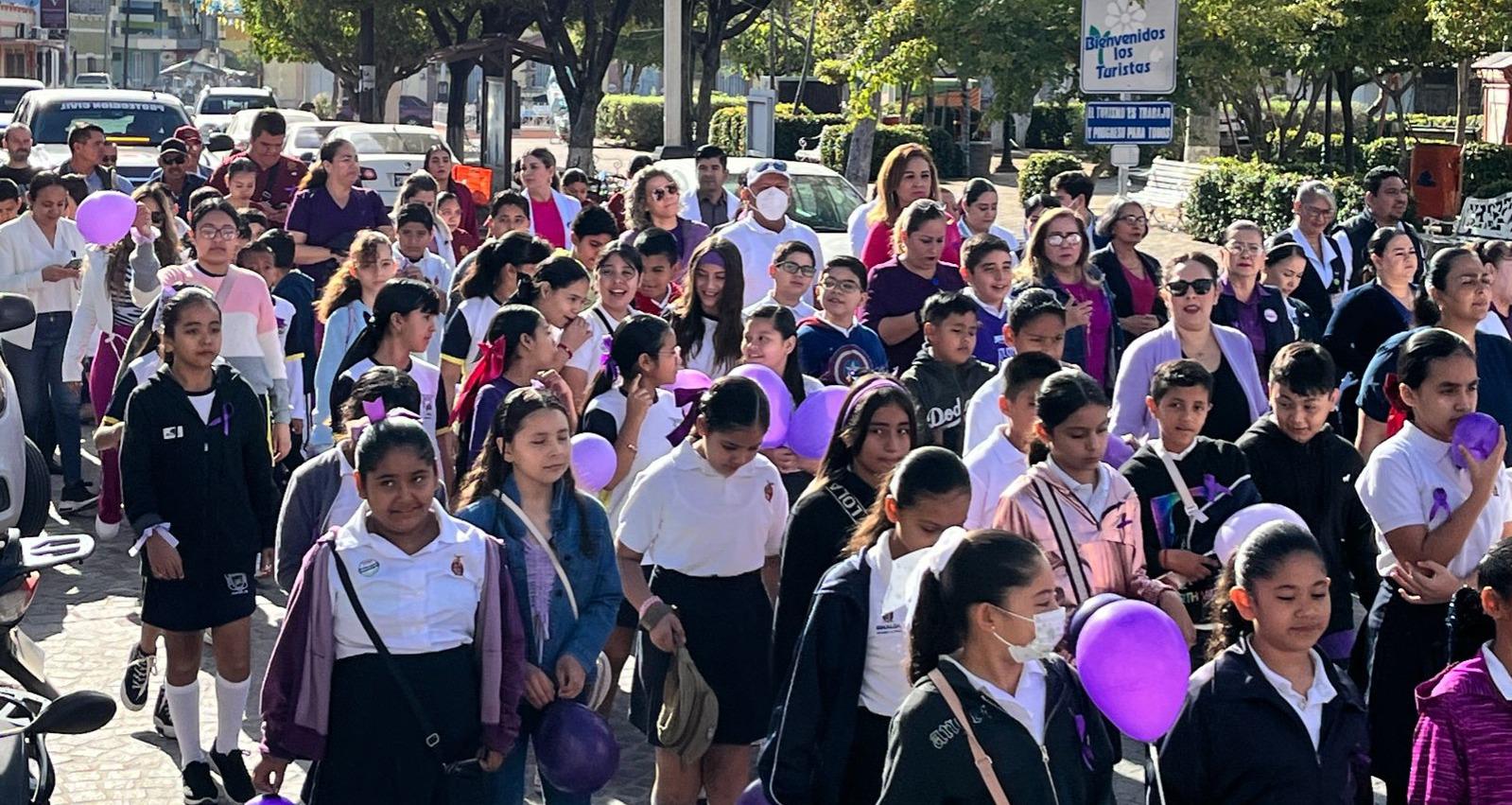 $!En Rosario, con una marcha conmemoran el Día Internacional de la Mujer
