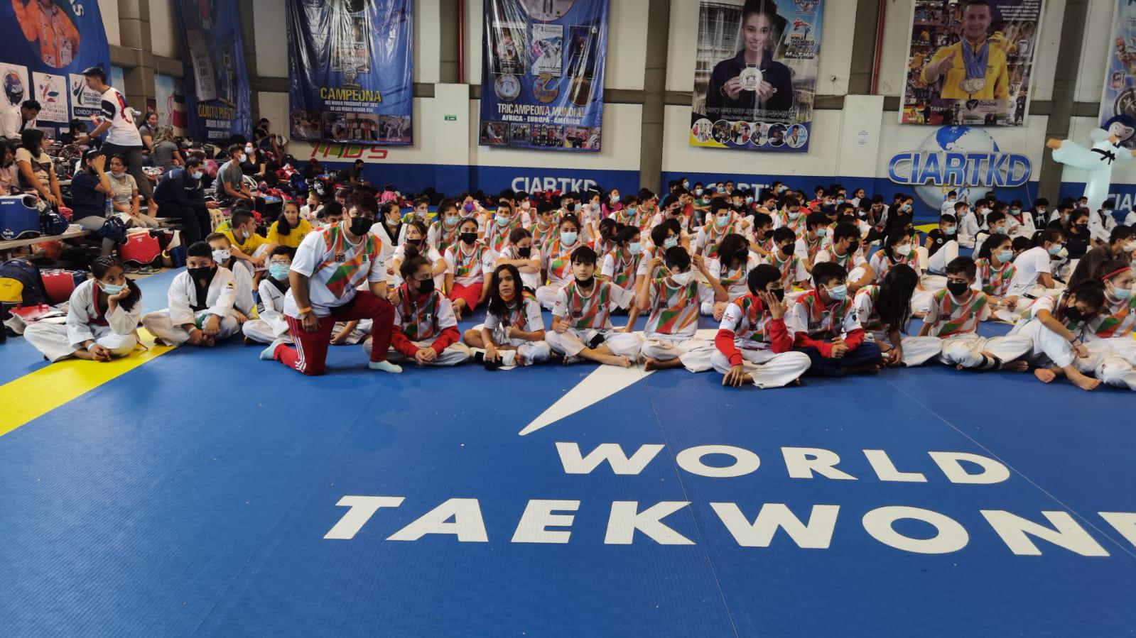 $!Sinaloense Carlos Emilio Báez Robles se queda con la plata en el Open de Taekwondo de Colombia 2021