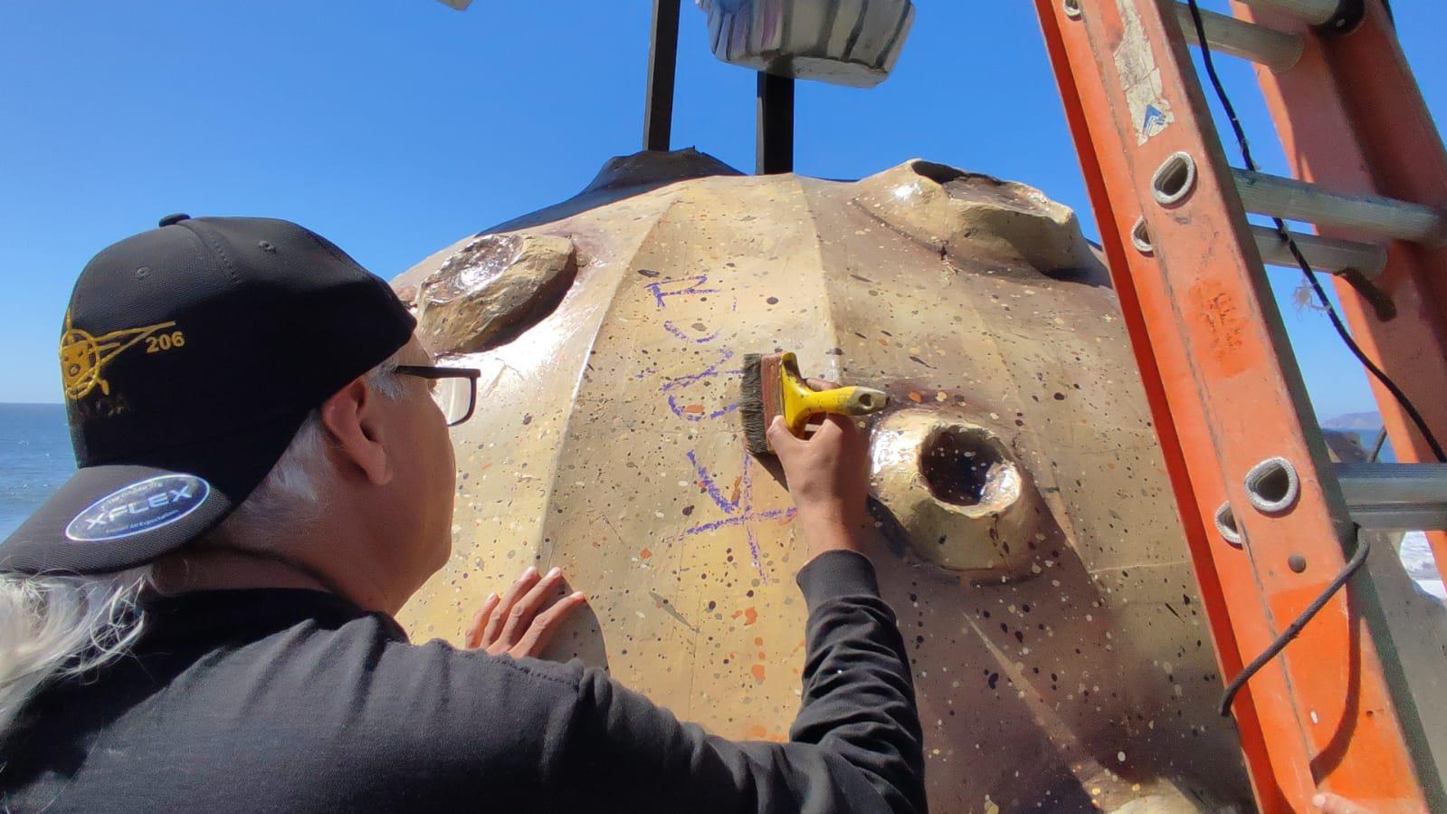 $!Grafitean monigote del astronauta de Carnaval